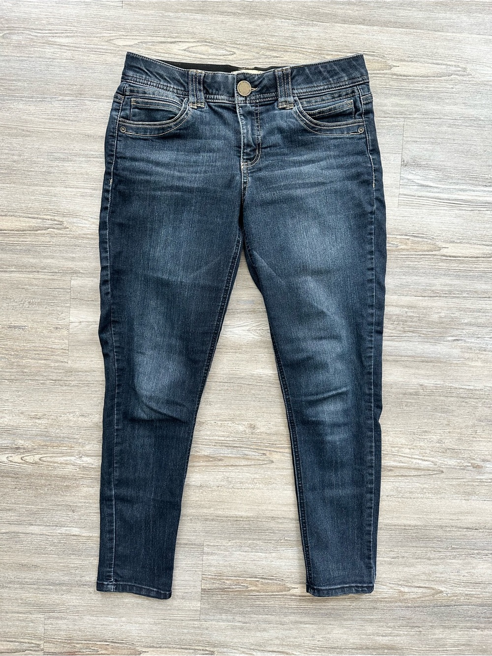 EUC Democracy Women's Dark Wash Skinny Jeans - size 6